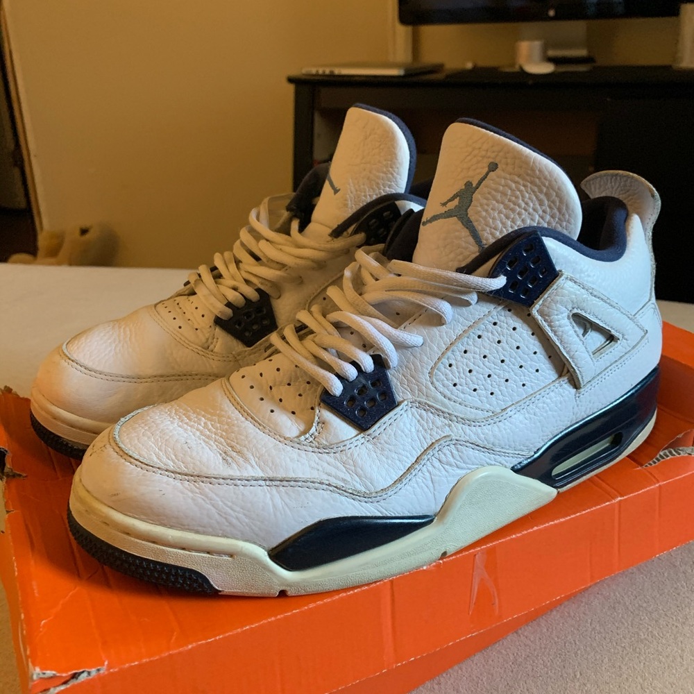 Air Jordan retro 4 ‘legend blue’